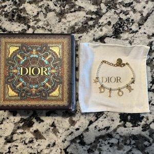 dio(R)Évolution bracelet with original packaging. No longer sold online